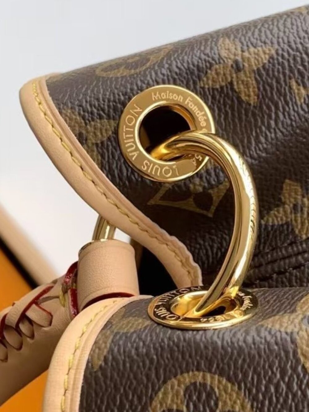 Louis Vuitton Artsy MM Monogram - Picture 6 of 8